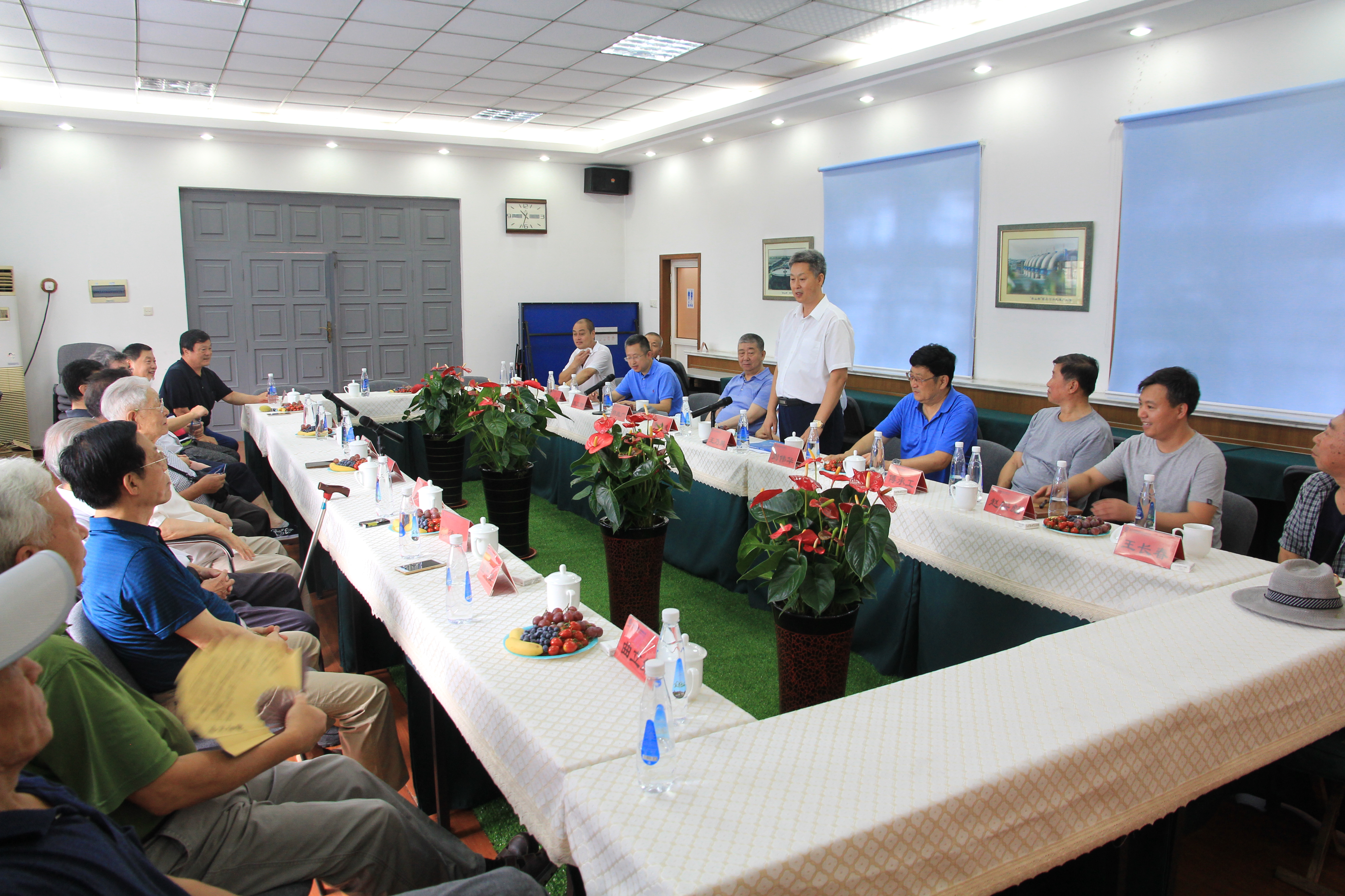 承前啟后 繼往開來 開啟青安新征程 ——慶祝公司成立六十周年老領(lǐng)導(dǎo)座談會紀(jì)實