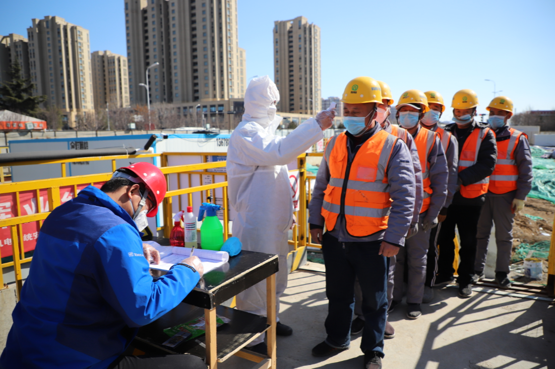 疫情防控不誤工，強(qiáng)大合力拼出“加速度”